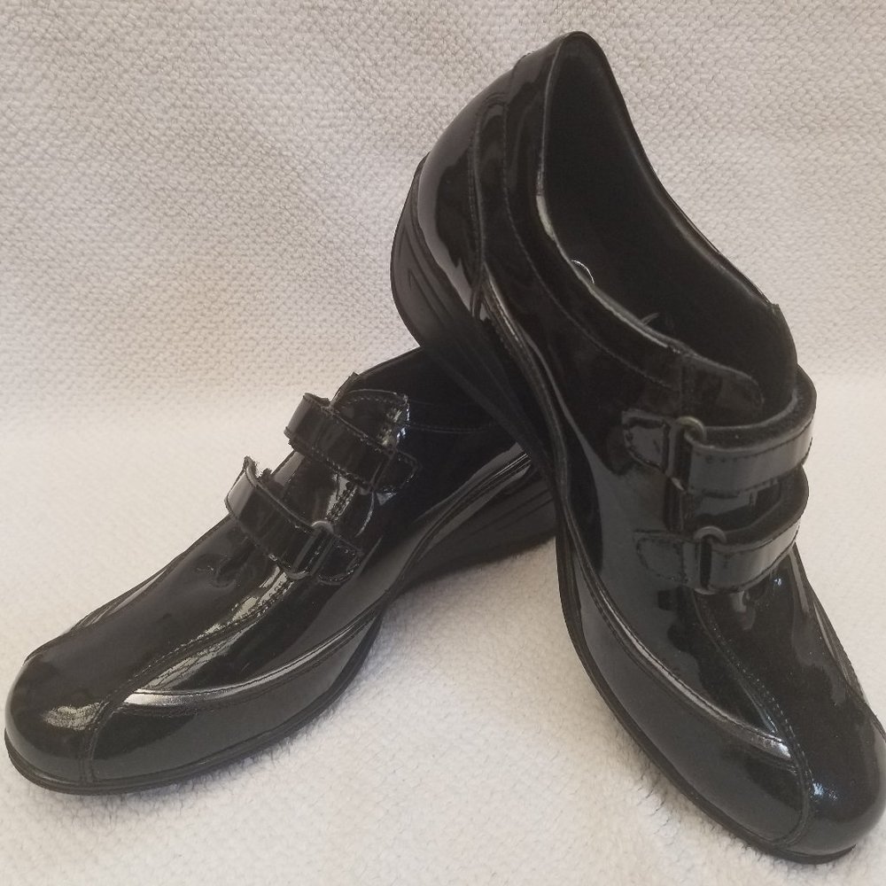 Comfortable new  leather walking shoes.